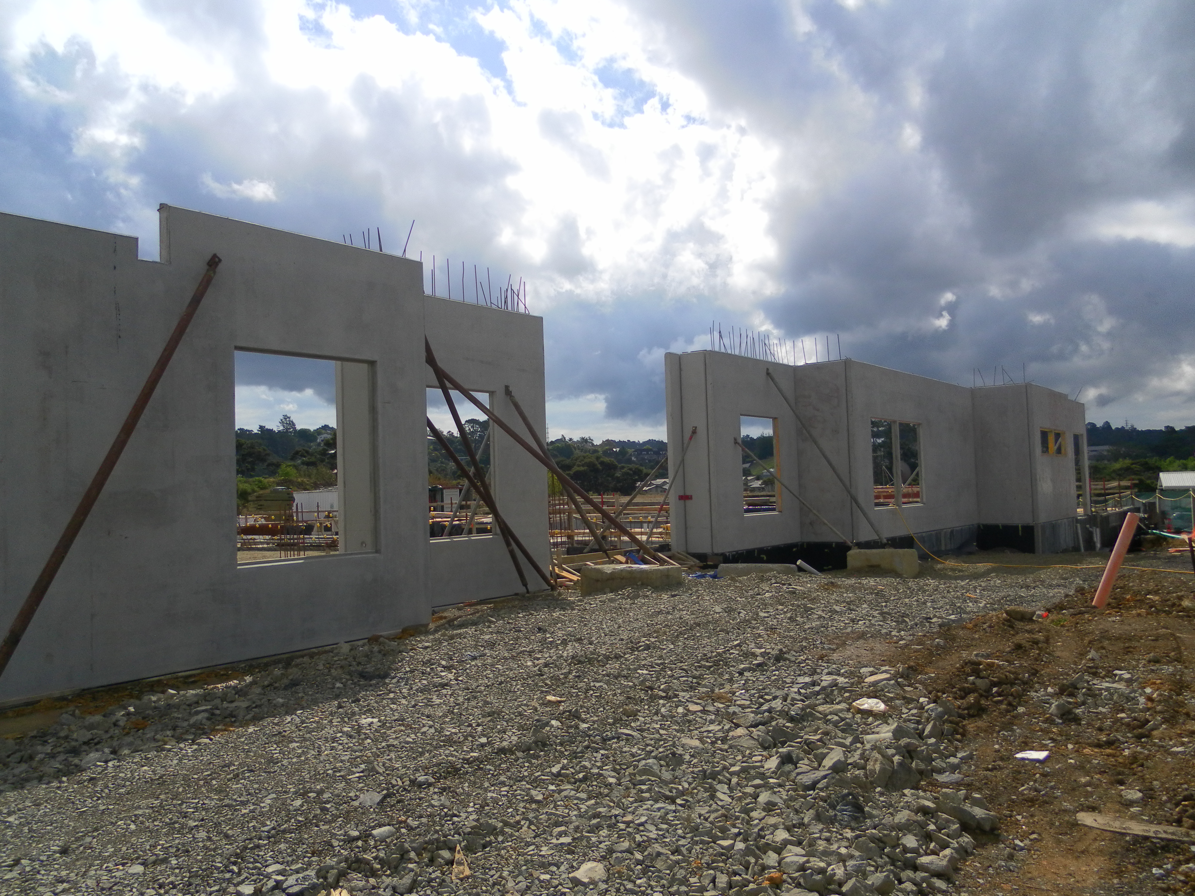 Wyllie Grove Terraces concrete panel installation
